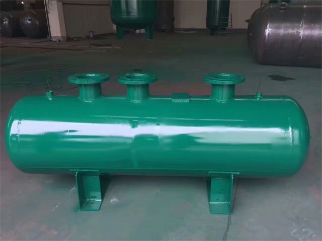 1679991473376569.jpeg 泰州泰州泰州蒸汽分气缸1.jpeg